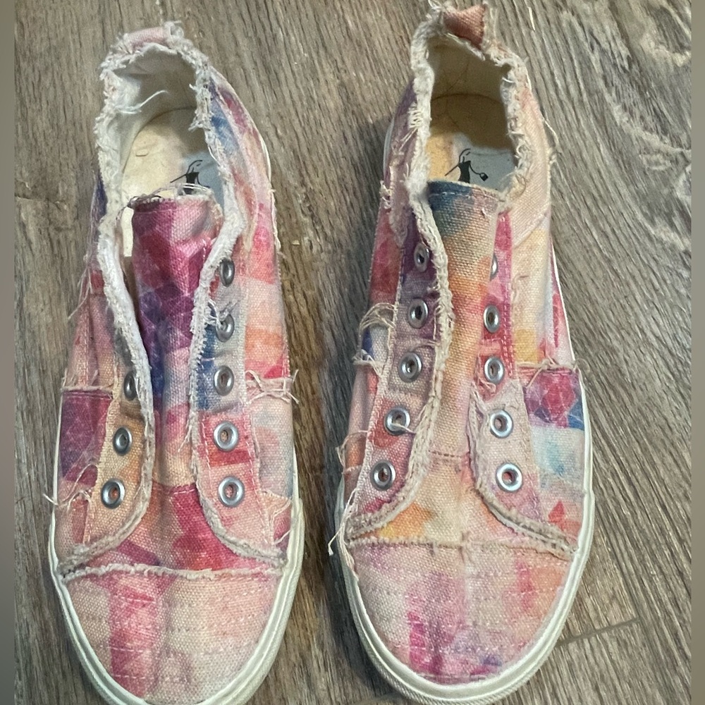 Women’s 7 Corky’s deck shoes